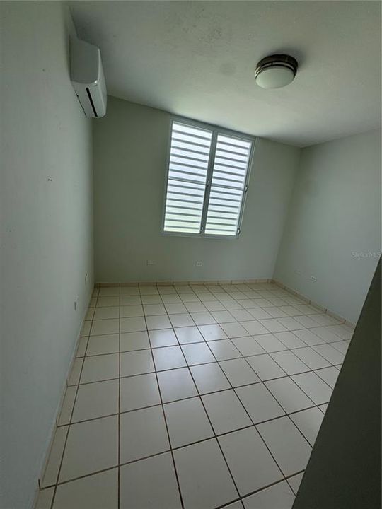 For Rent: $4,500 (4 beds, 2 baths, 3000 Square Feet)