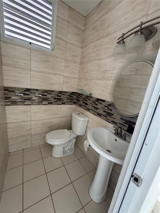 For Rent: $4,500 (4 beds, 2 baths, 3000 Square Feet)