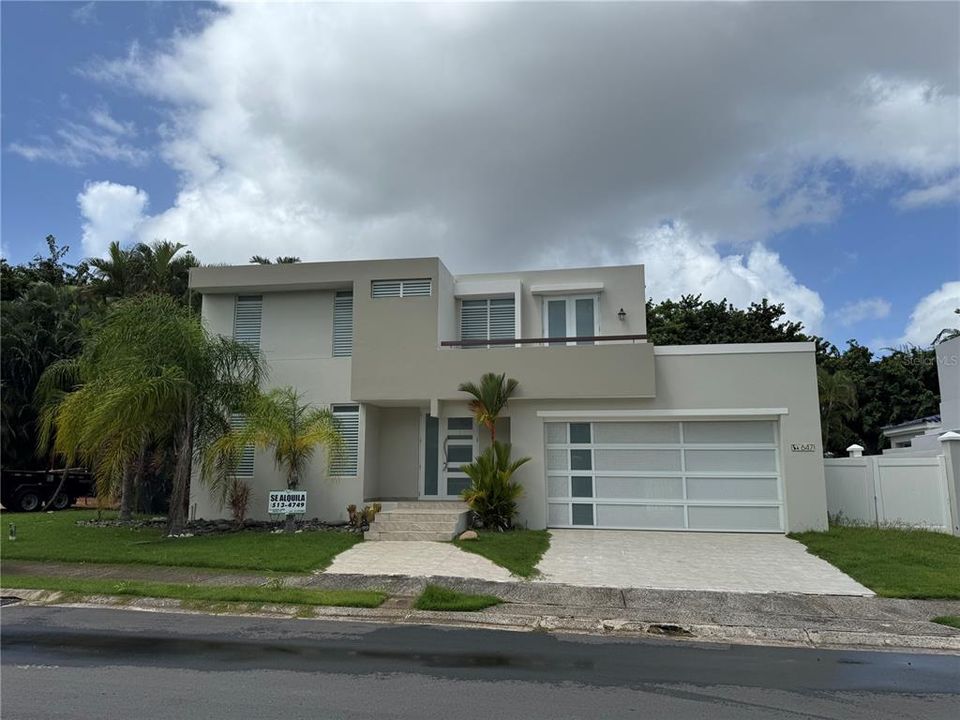 For Rent: $4,500 (4 beds, 2 baths, 3000 Square Feet)