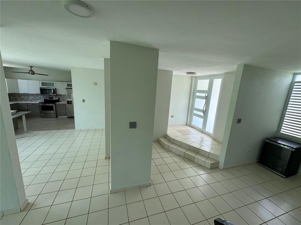 For Rent: $4,500 (4 beds, 2 baths, 3000 Square Feet)