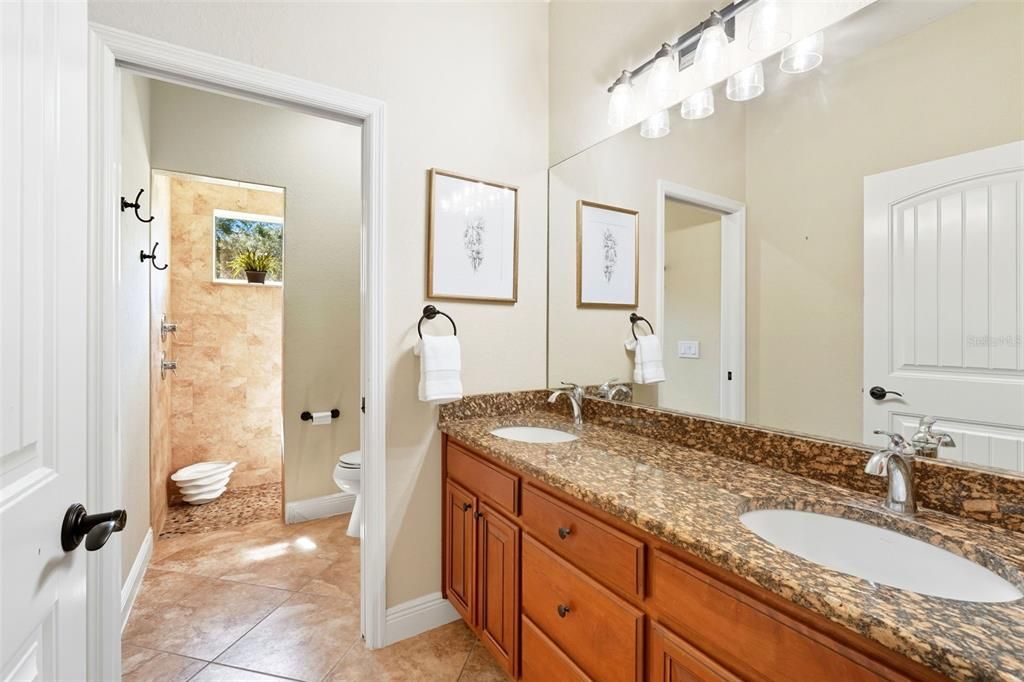 待售: $1,200,000 (3 贝兹, 2 浴室, 2800 平方英尺)