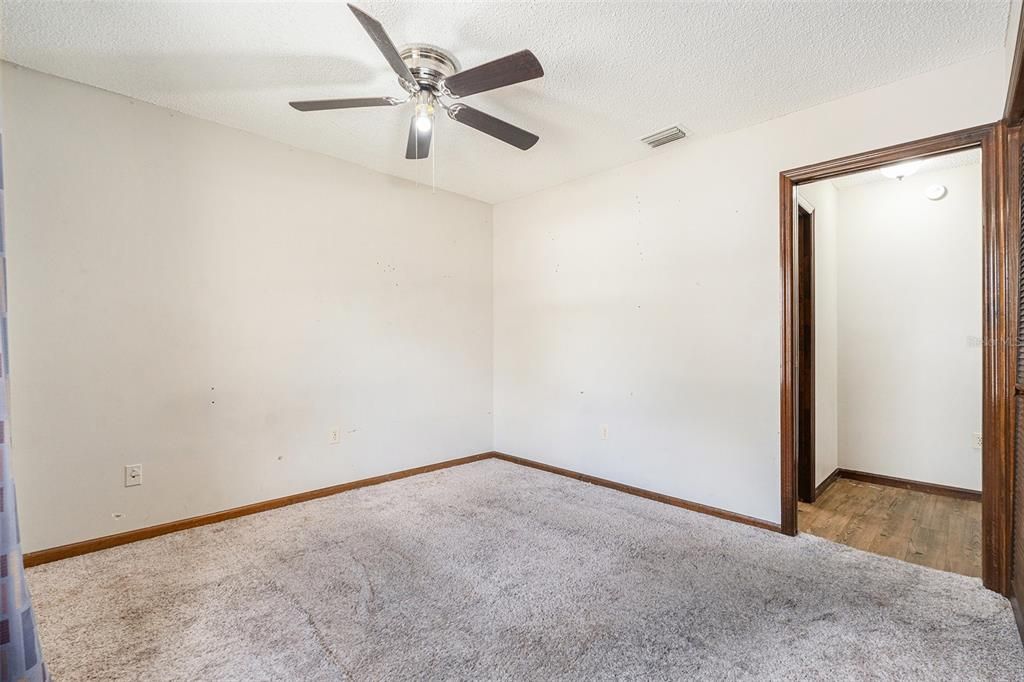 Active With Contract: $225,000 (2 beds, 2 baths, 1348 Square Feet)