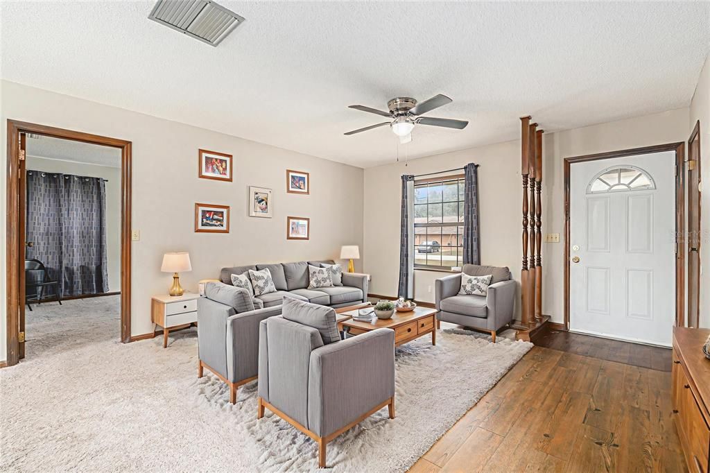 Active With Contract: $225,000 (2 beds, 2 baths, 1348 Square Feet)