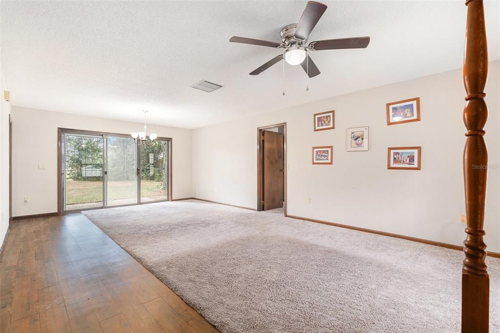 Active With Contract: $225,000 (2 beds, 2 baths, 1348 Square Feet)