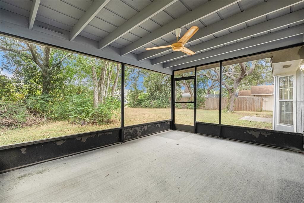 Active With Contract: $225,000 (2 beds, 2 baths, 1348 Square Feet)