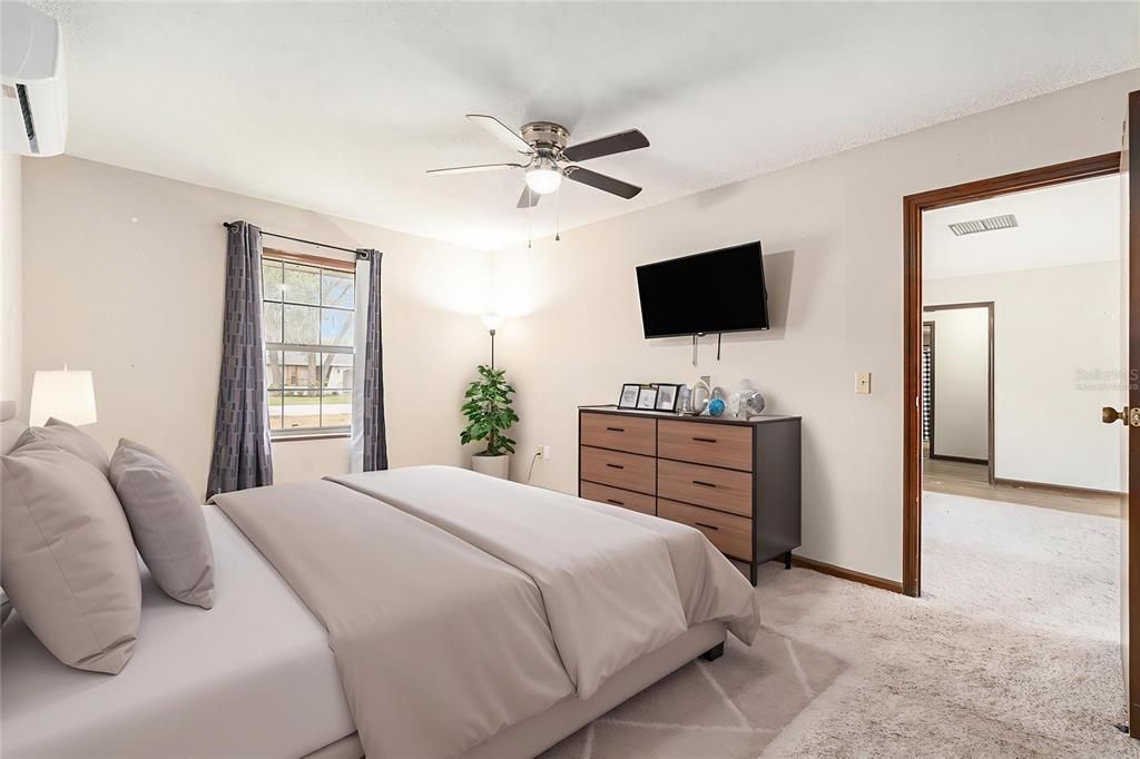 Active With Contract: $225,000 (2 beds, 2 baths, 1348 Square Feet)