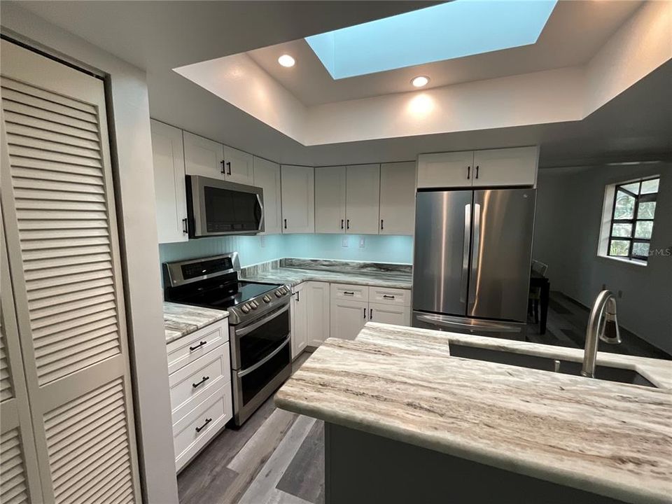 For Sale: $535,000 (2 beds, 2 baths, 1320 Square Feet)