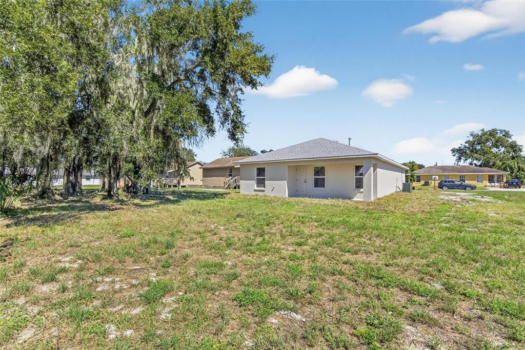 For Sale: $275,000 (3 beds, 2 baths, 1370 Square Feet)