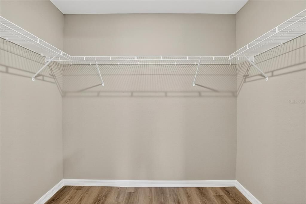 For Sale: $275,000 (3 beds, 2 baths, 1370 Square Feet)