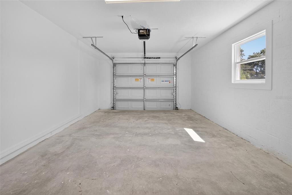 For Sale: $275,000 (3 beds, 2 baths, 1370 Square Feet)