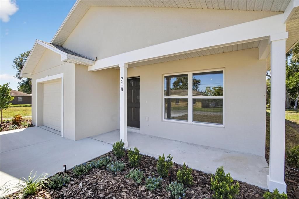 For Sale: $275,000 (3 beds, 2 baths, 1370 Square Feet)