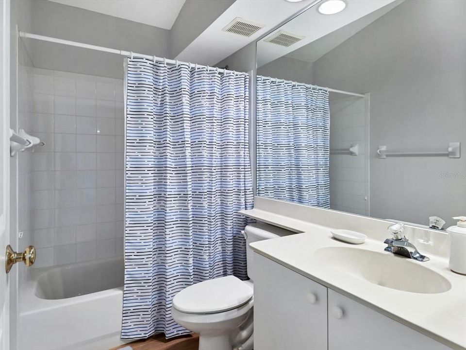 For Rent: $3,200 (2 beds, 2 baths, 1064 Square Feet)