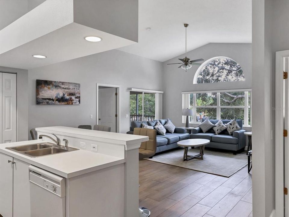 For Rent: $3,200 (2 beds, 2 baths, 1064 Square Feet)