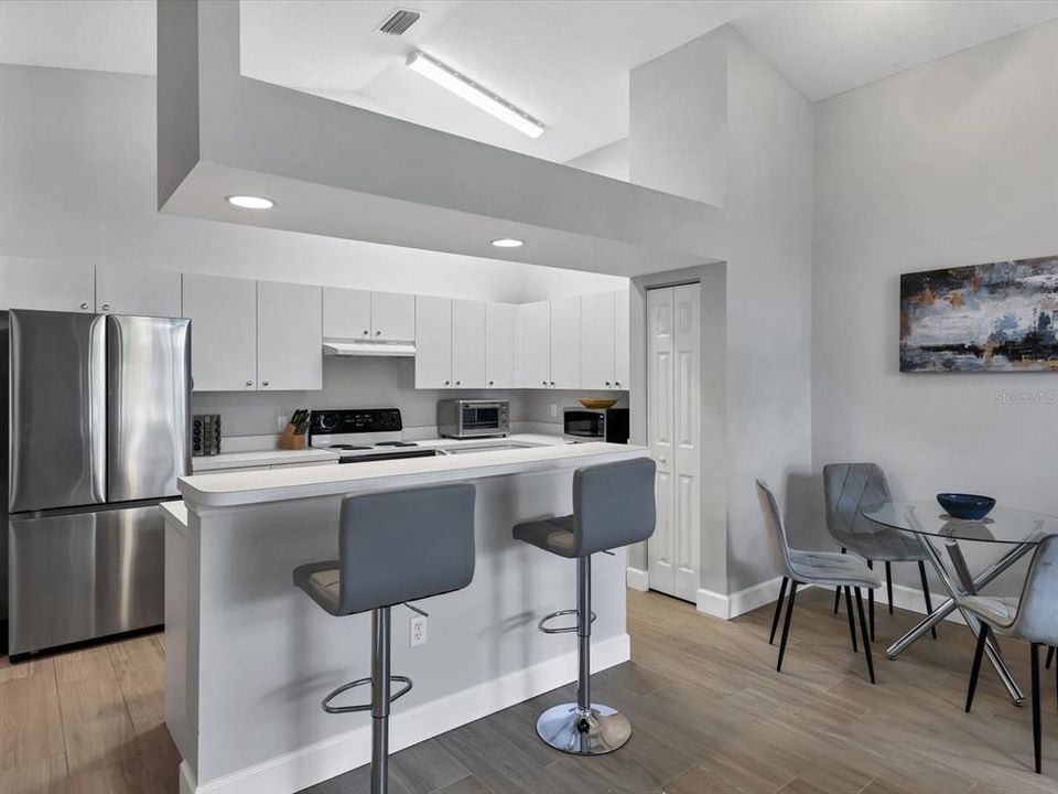 For Rent: $3,200 (2 beds, 2 baths, 1064 Square Feet)