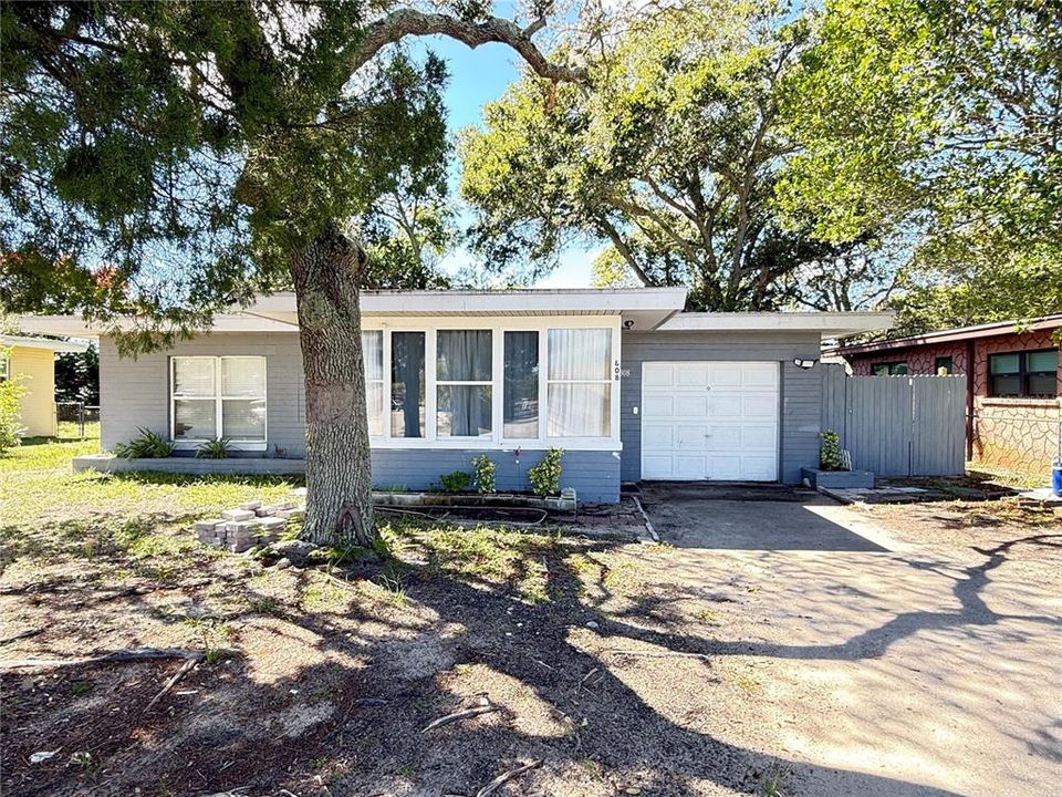 For Sale: $230,000 (3 beds, 1 baths, 1087 Square Feet)