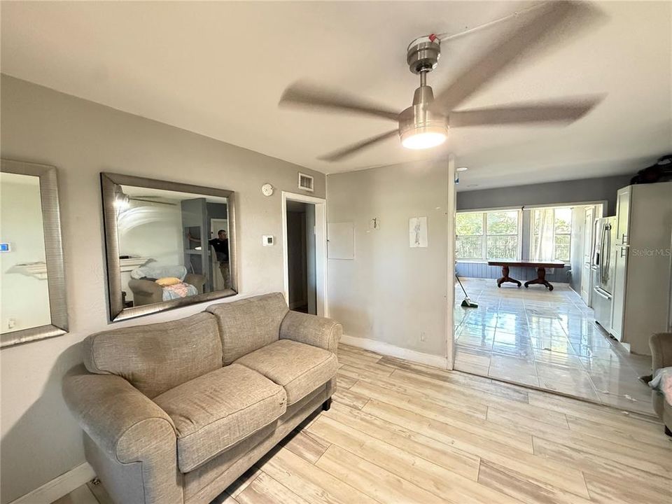 For Sale: $230,000 (3 beds, 1 baths, 1087 Square Feet)