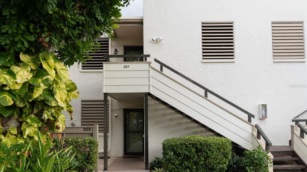 En Venta: $220,000 (2 camas, 2 baños, 940 Pies cuadrados)