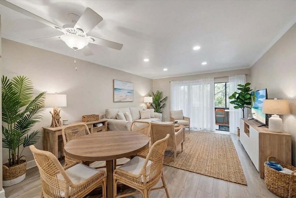 En Venta: $220,000 (2 camas, 2 baños, 940 Pies cuadrados)