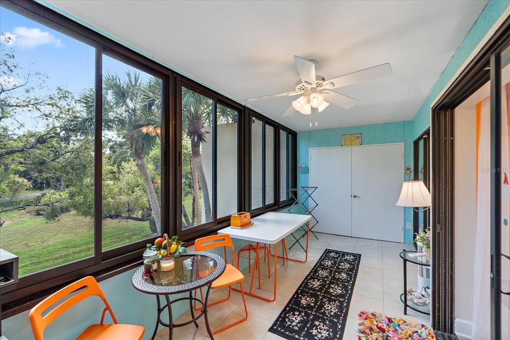 En Venta: $220,000 (2 camas, 2 baños, 940 Pies cuadrados)