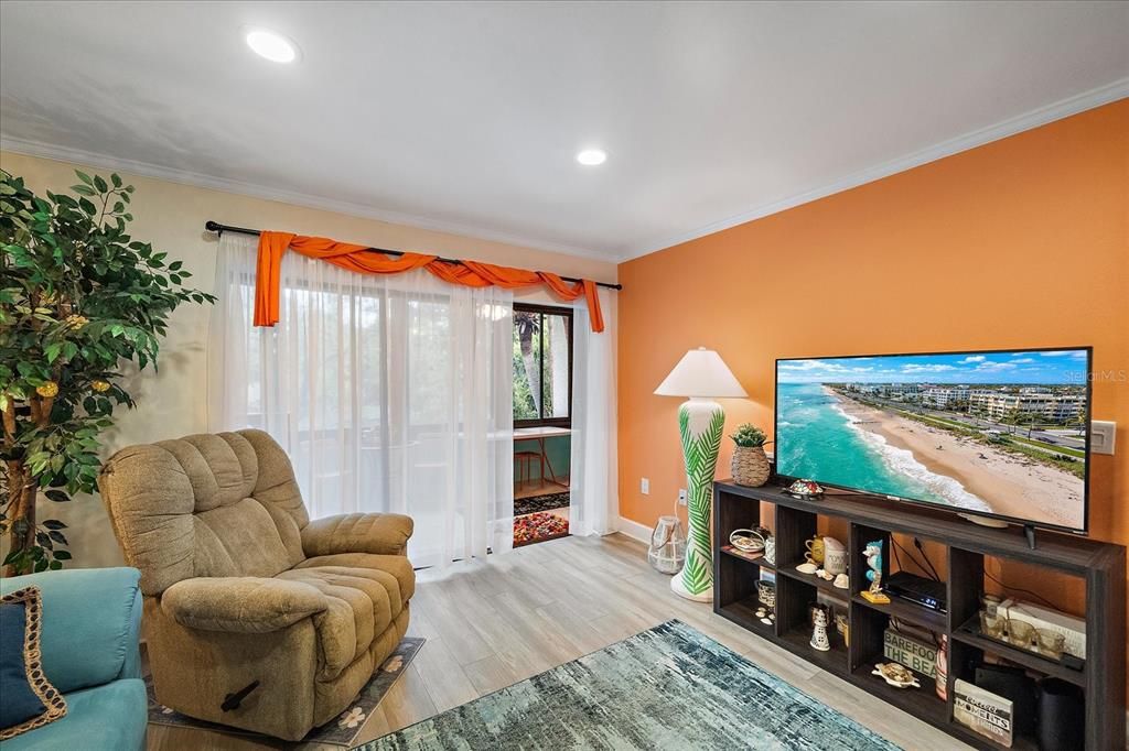 En Venta: $220,000 (2 camas, 2 baños, 940 Pies cuadrados)