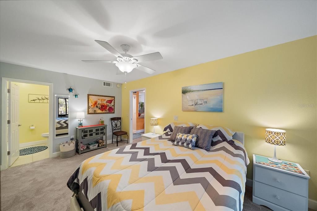 En Venta: $220,000 (2 camas, 2 baños, 940 Pies cuadrados)