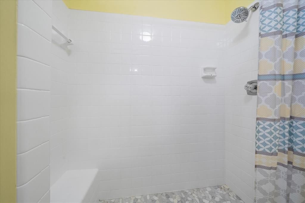 En Venta: $220,000 (2 camas, 2 baños, 940 Pies cuadrados)