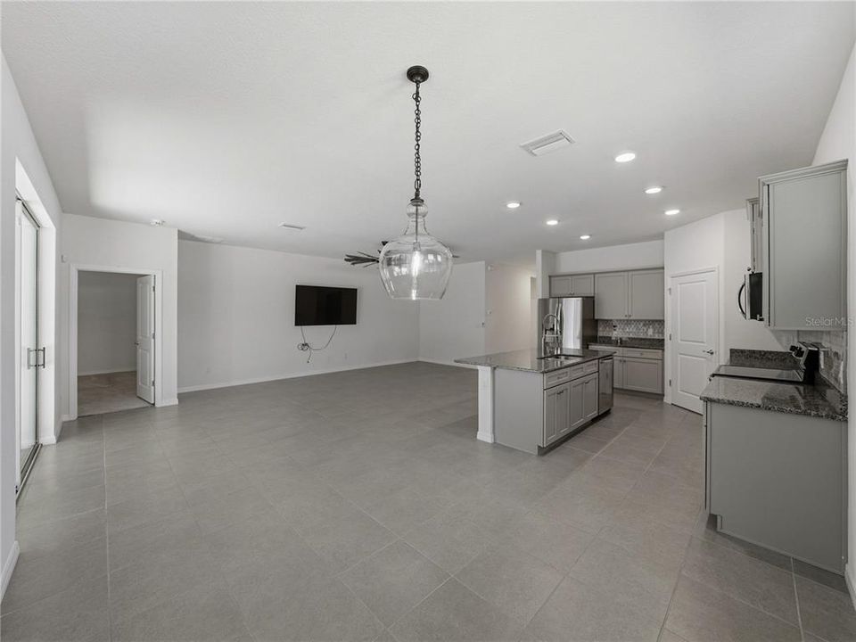 待售: $424,900 (4 贝兹, 2 浴室, 2057 平方英尺)