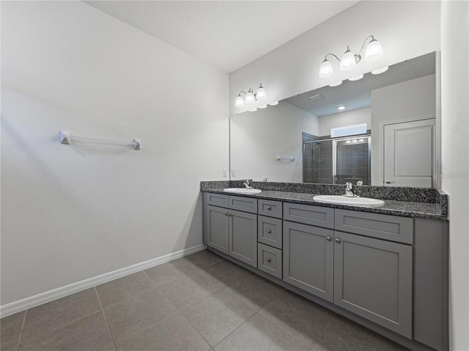 待售: $424,900 (4 贝兹, 2 浴室, 2057 平方英尺)