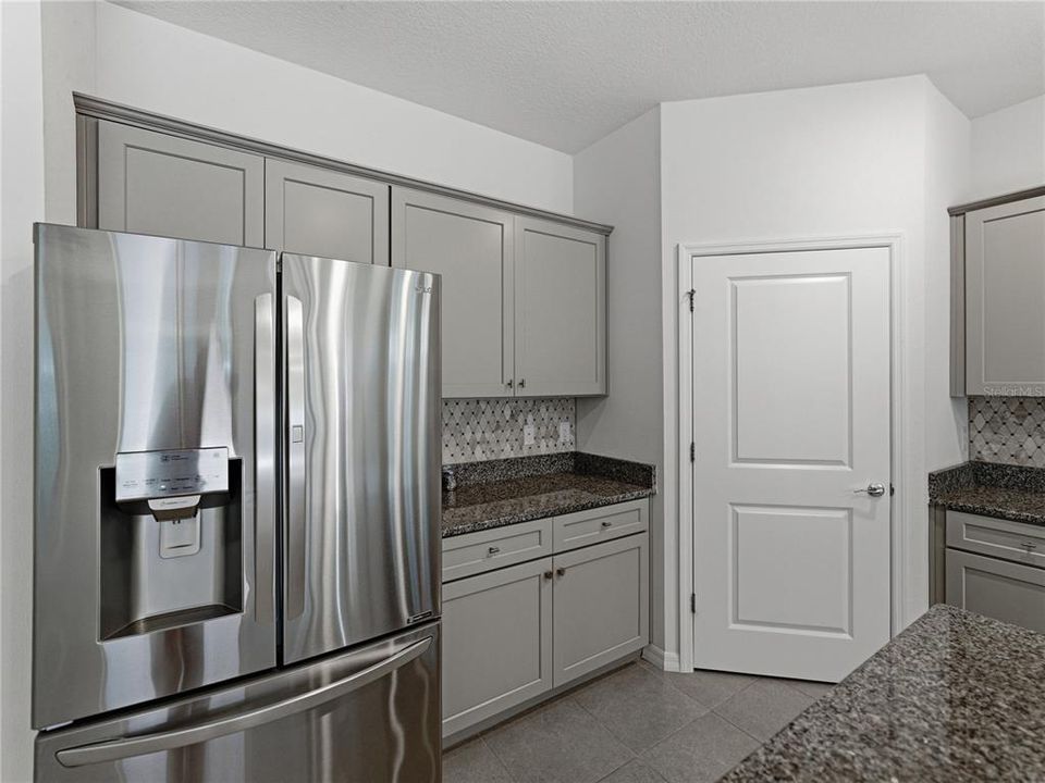 待售: $424,900 (4 贝兹, 2 浴室, 2057 平方英尺)