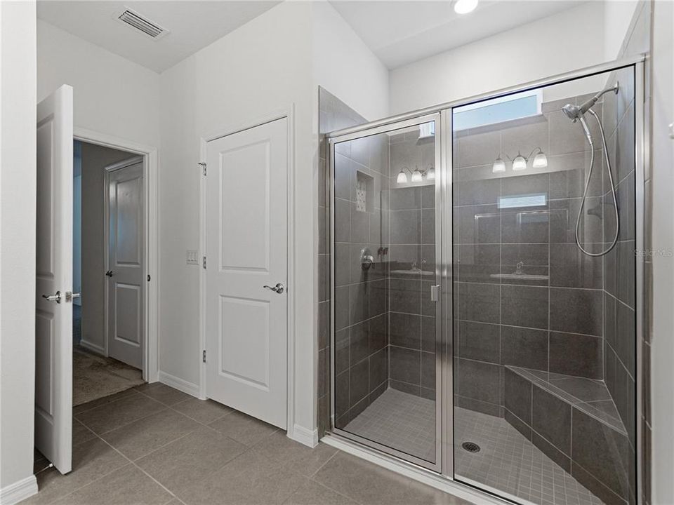 待售: $424,900 (4 贝兹, 2 浴室, 2057 平方英尺)