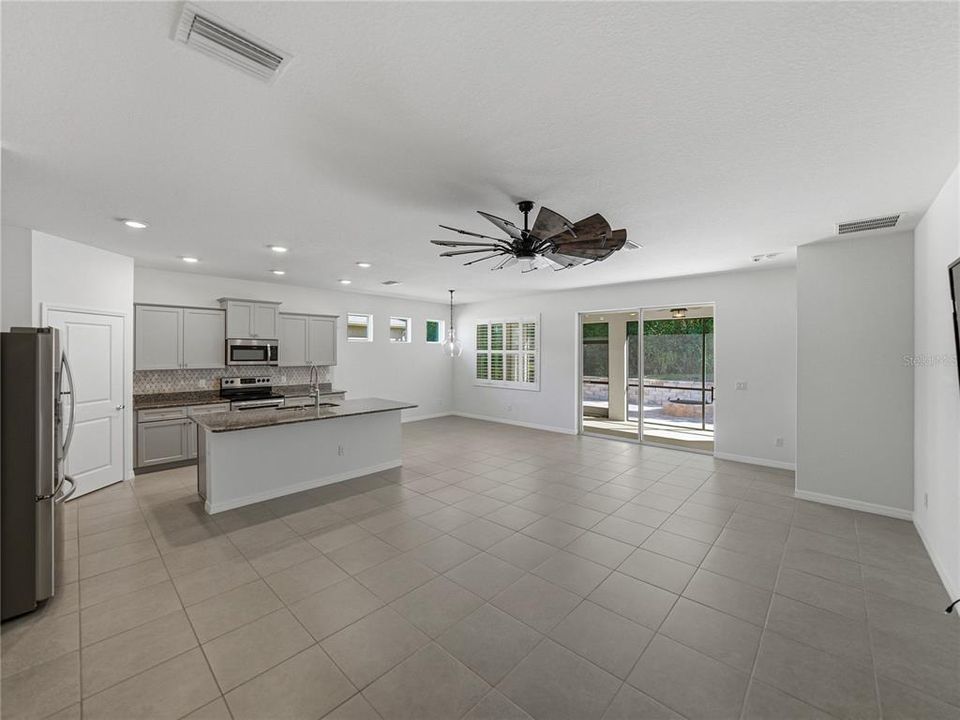 待售: $424,900 (4 贝兹, 2 浴室, 2057 平方英尺)