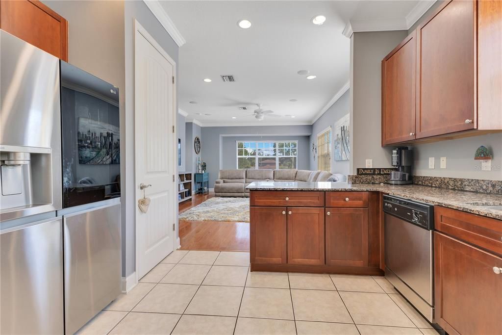 For Sale: $579,900 (3 beds, 3 baths, 2154 Square Feet)