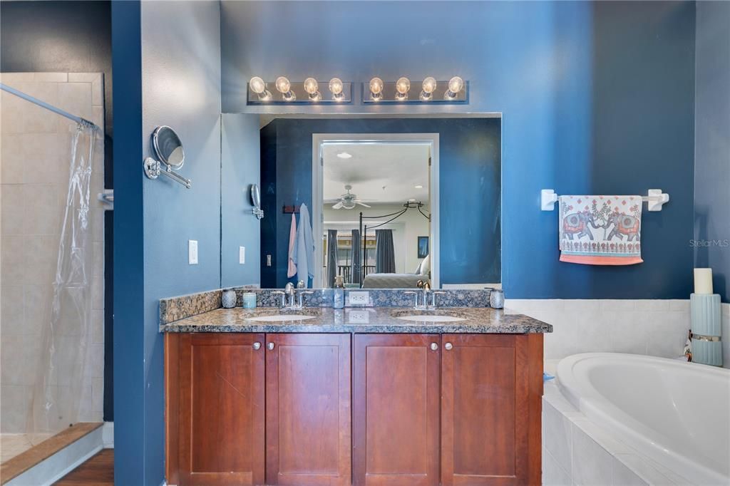 For Sale: $579,900 (3 beds, 3 baths, 2154 Square Feet)