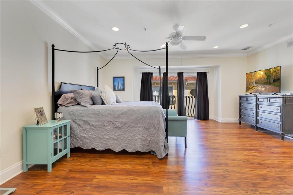 For Sale: $579,900 (3 beds, 3 baths, 2154 Square Feet)