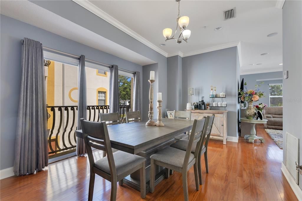 For Sale: $579,900 (3 beds, 3 baths, 2154 Square Feet)