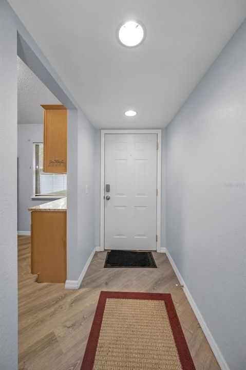 For Sale: $195,000 (2 beds, 1 baths, 900 Square Feet)