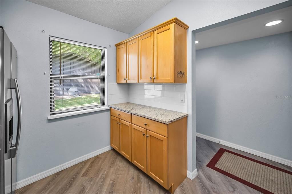 For Sale: $195,000 (2 beds, 1 baths, 900 Square Feet)