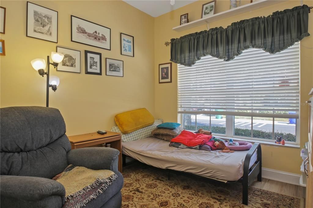 Active With Contract: $340,000 (3 beds, 2 baths, 1386 Square Feet)