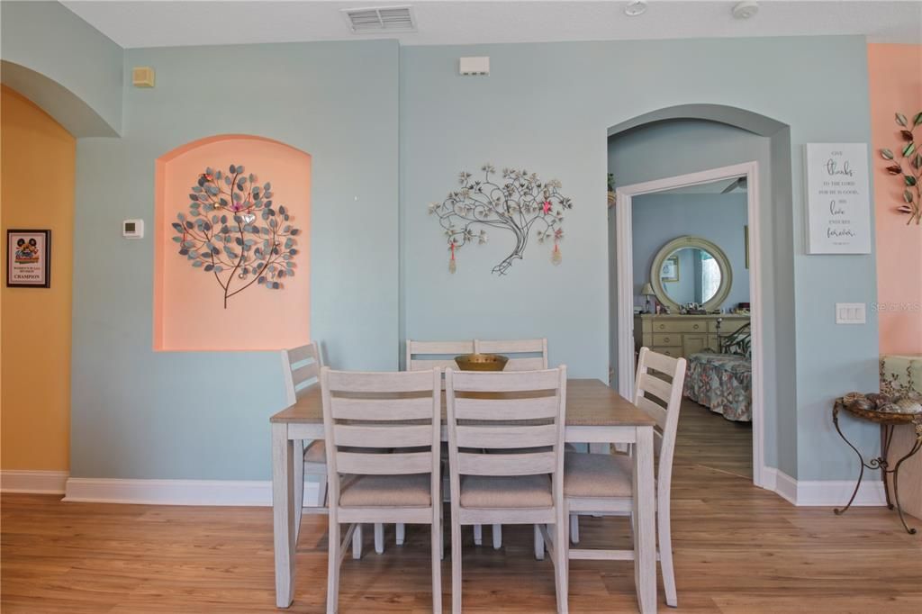 Active With Contract: $340,000 (3 beds, 2 baths, 1386 Square Feet)