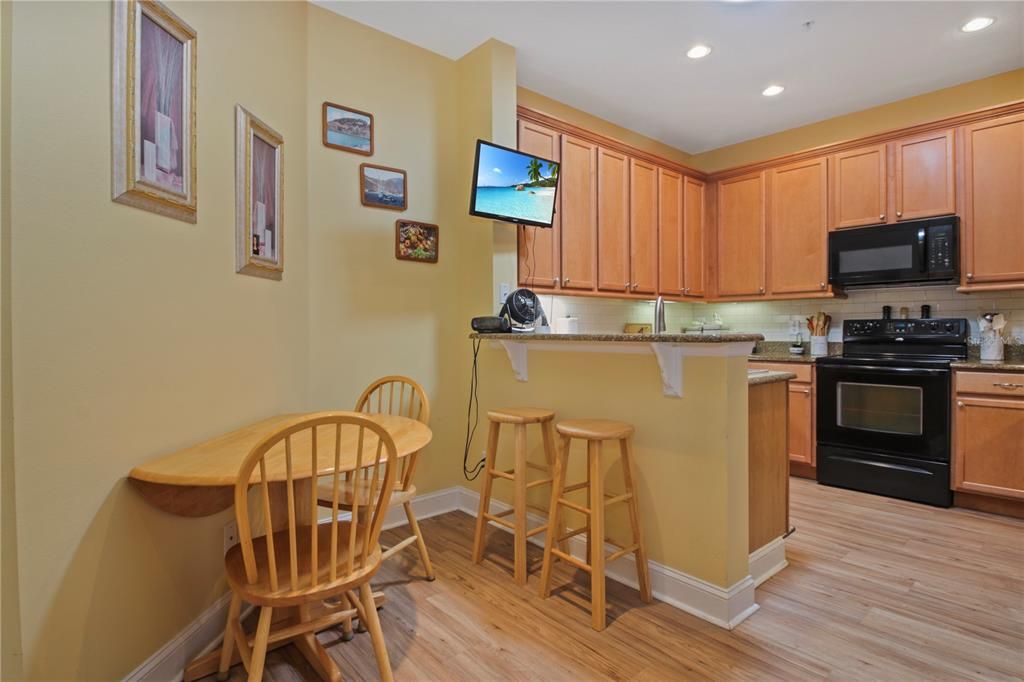 Active With Contract: $340,000 (3 beds, 2 baths, 1386 Square Feet)