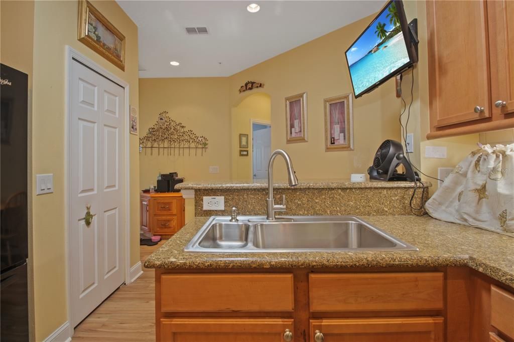 Active With Contract: $340,000 (3 beds, 2 baths, 1386 Square Feet)