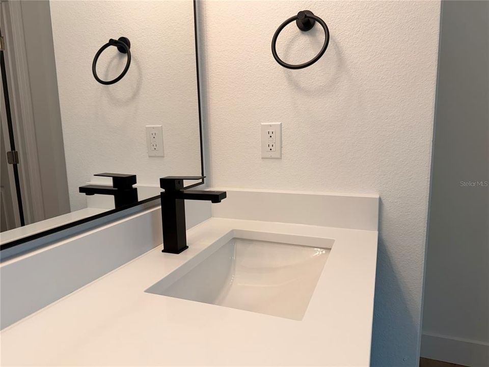 На продажу: $282,800 (3 спален, 2 ванн, 1540 Квадратных фут)