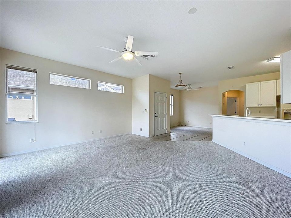 На продажу: $220,000 (2 спален, 2 ванн, 1188 Квадратных фут)