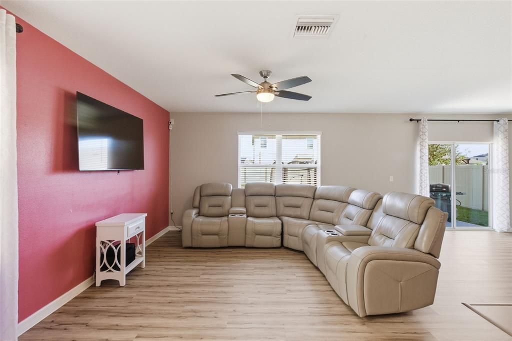 Active With Contract: $299,999 (4 beds, 2 baths, 2048 Square Feet)