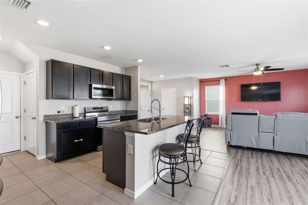 Active With Contract: $299,999 (4 beds, 2 baths, 2048 Square Feet)