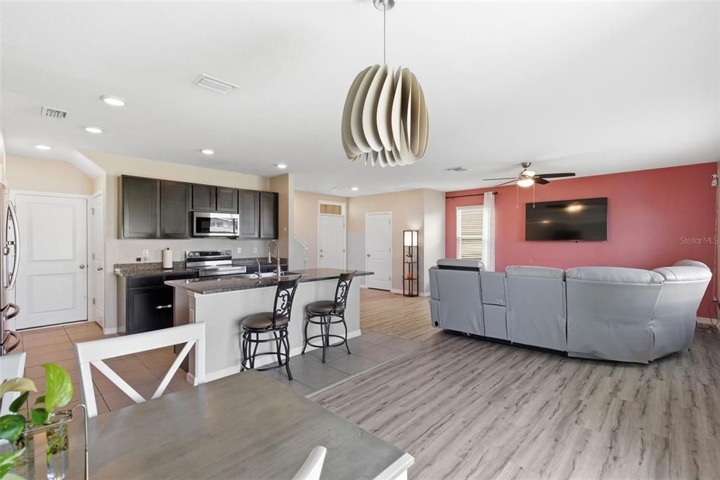 Active With Contract: $299,999 (4 beds, 2 baths, 2048 Square Feet)