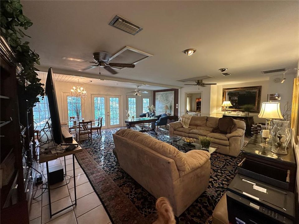 En Venta: $1,950,000 (3 camas, 2 baños, 4904 Pies cuadrados)