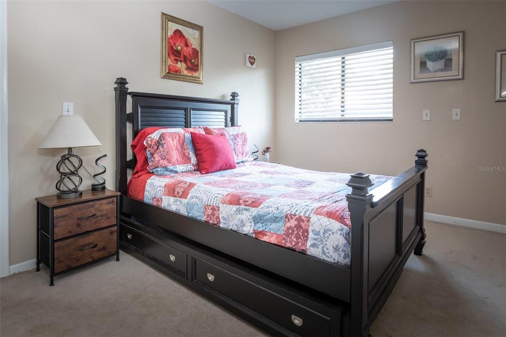 Active With Contract: $275,000 (2 beds, 2 baths, 1575 Square Feet)