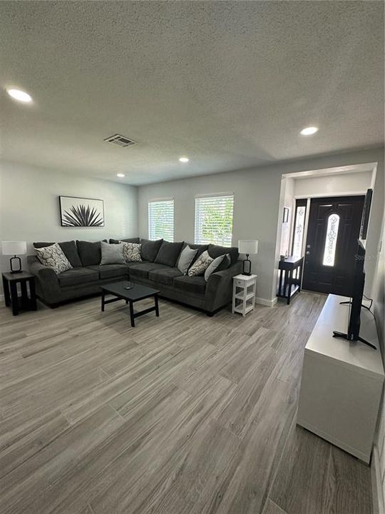 For Rent: $3,500 (2 beds, 2 baths, 1346 Square Feet)