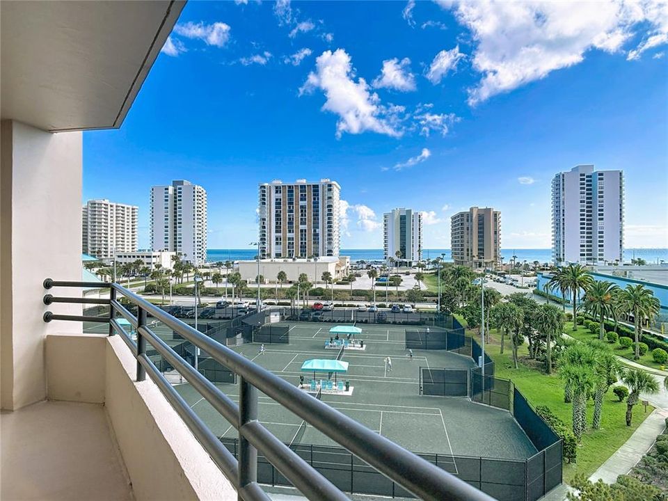 Activo con contrato: $212,900 (2 camas, 2 baños, 1265 Pies cuadrados)